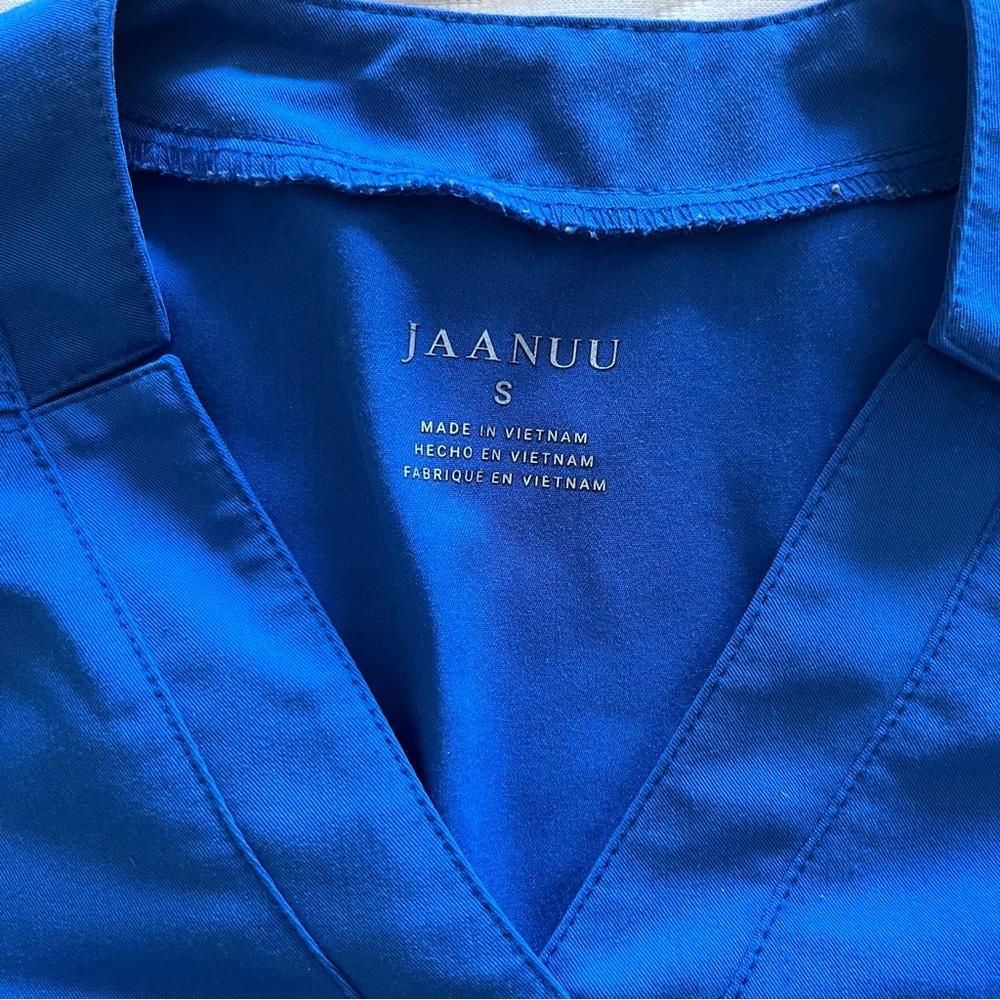 Women’s Jannuu Royal blue scrub set size small